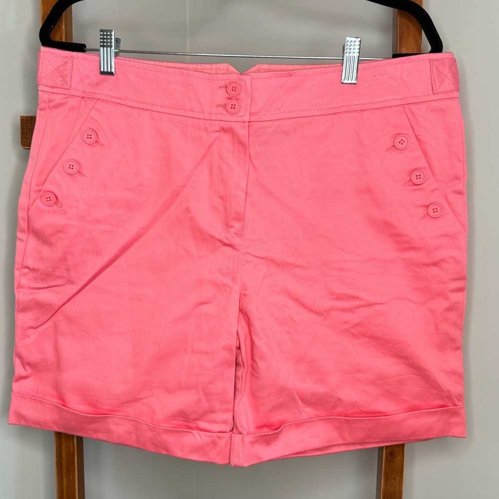Women’s pink chino shorts